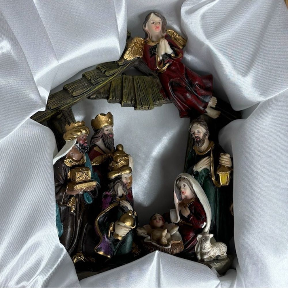 Christmas Nativity Figurines Resin Status for Holiday Decoration Displa